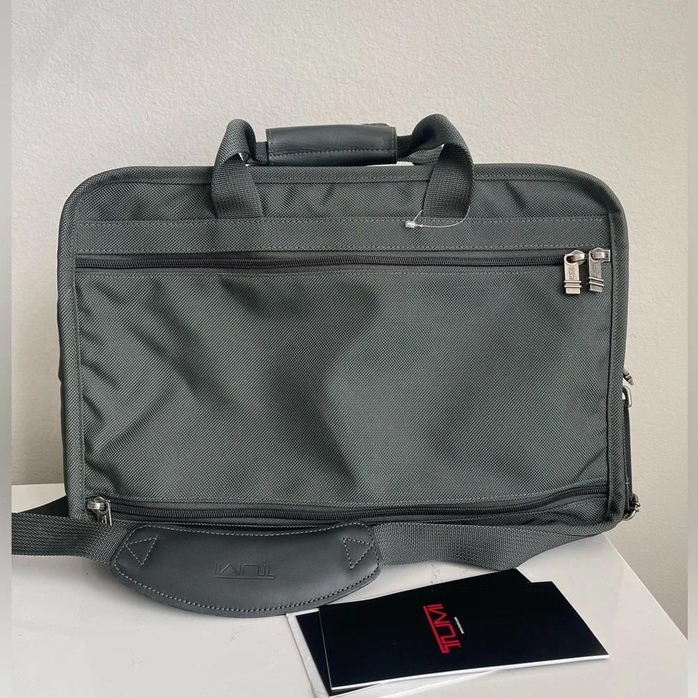 Tumi Deluxe Travel Bag Army Green NWOT
